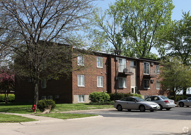 Oak Hill Village Apartments - Oak Hill Village Apartments