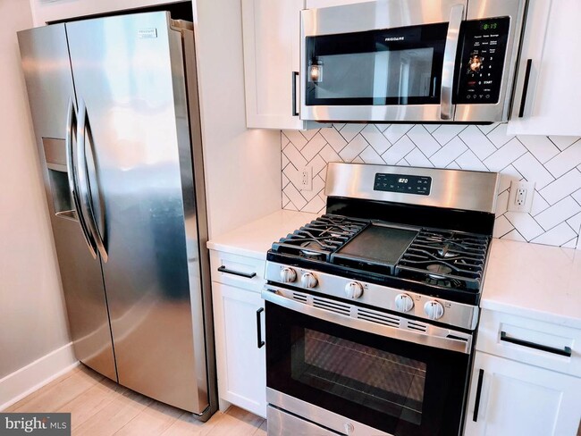 Photo - 1915 H St NE