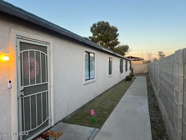 Photo - 113 W Corona Rd