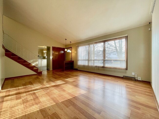 Building Photo - 5366 Effingham Dr SE