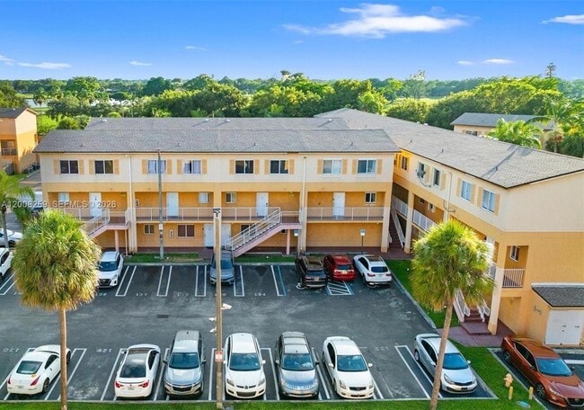 Photo - 6235 SW Kendale Lakes Cir Unit 239