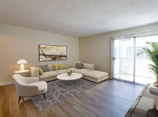 Downey Pointe Apartments