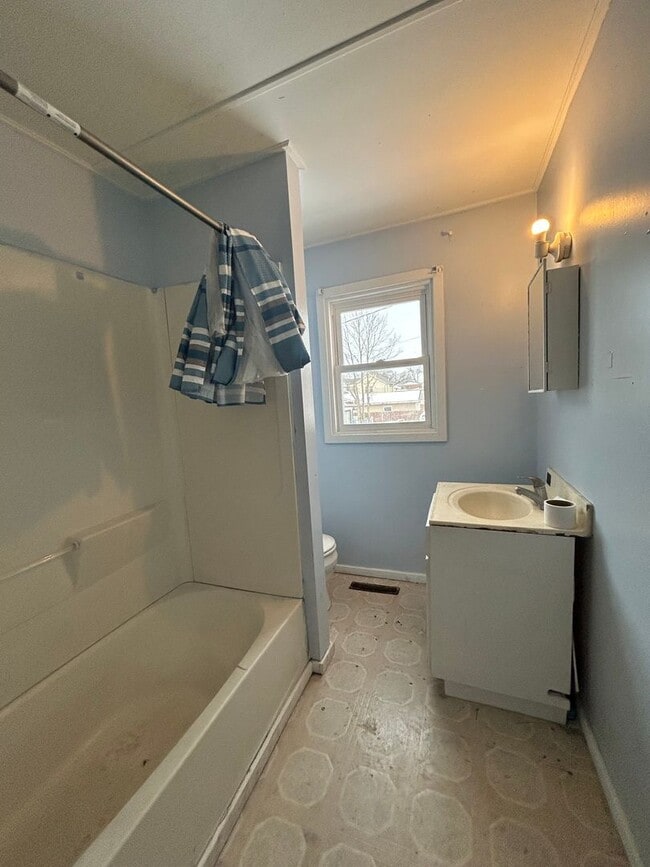 Photo - 111 S Wood St Unidad A