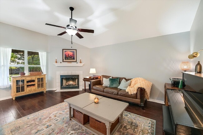 Photo - 802 Lantana Dr