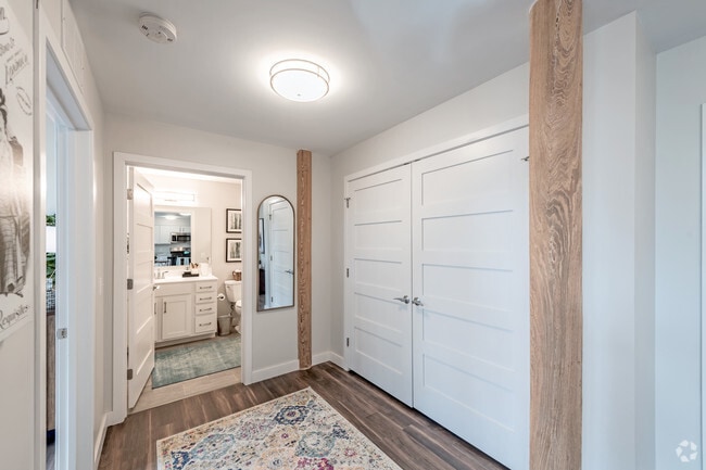 1 BR, 1 BA