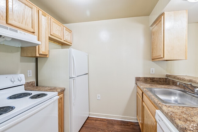 2BA, 1BA - 735SF - Kitchen