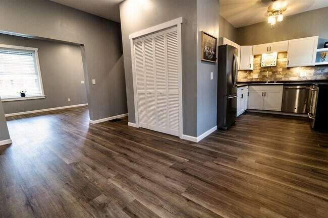 Photo - 1208 10th Ave