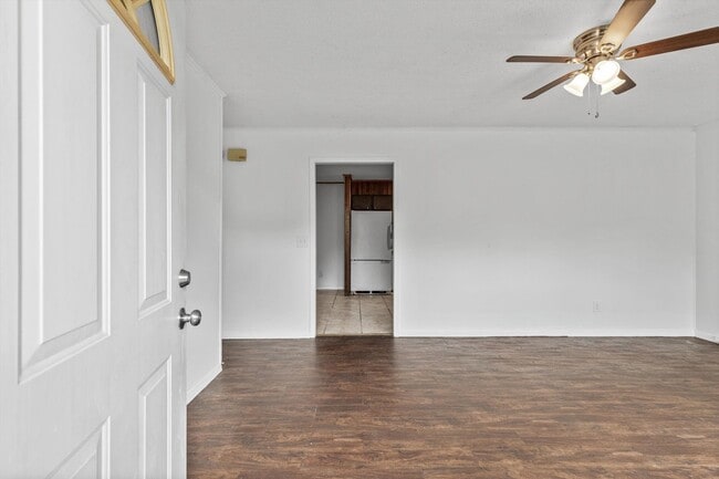 Photo - 2205 Island Blvd