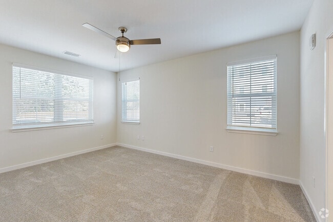 2BR, 2BA - 1,077SF - Master Bedroom