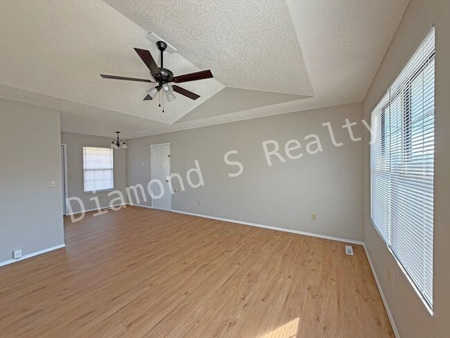Photo - Charming and Clean 3 Bedroom House Available - South Springfield