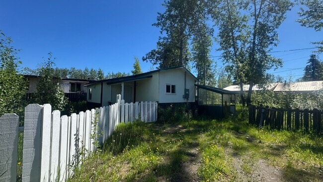 Building Photo - 1 Bedroom - 1 Bath - Single Family Home in North Pole