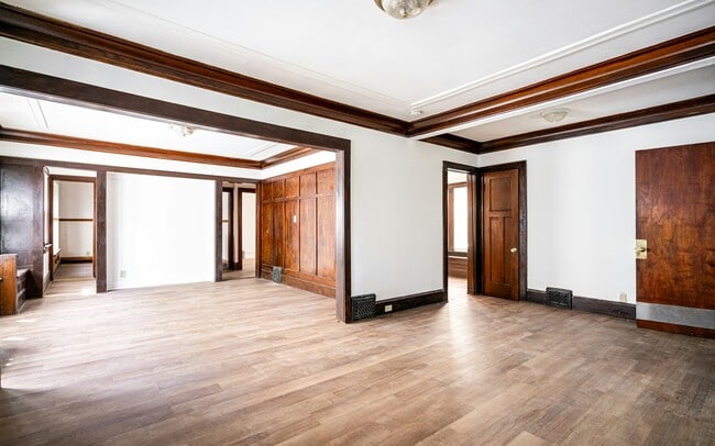 Building Photo - 2809 N 40th St Unit Down