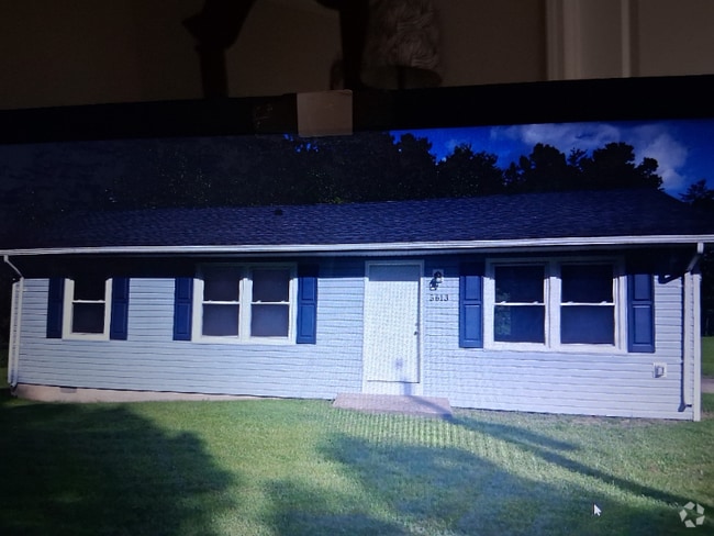Building Photo - 5613 Ross Dr Rental