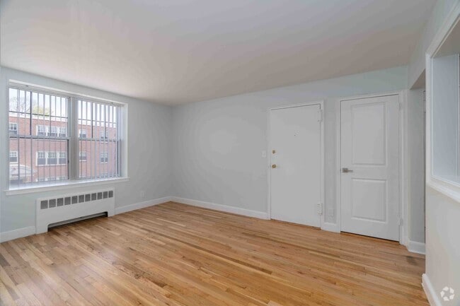 2BR, 1BA - 603SF - Living Room - Clinton & Prospect Apartments