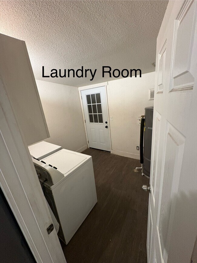 Photo - 8022 S Willow St