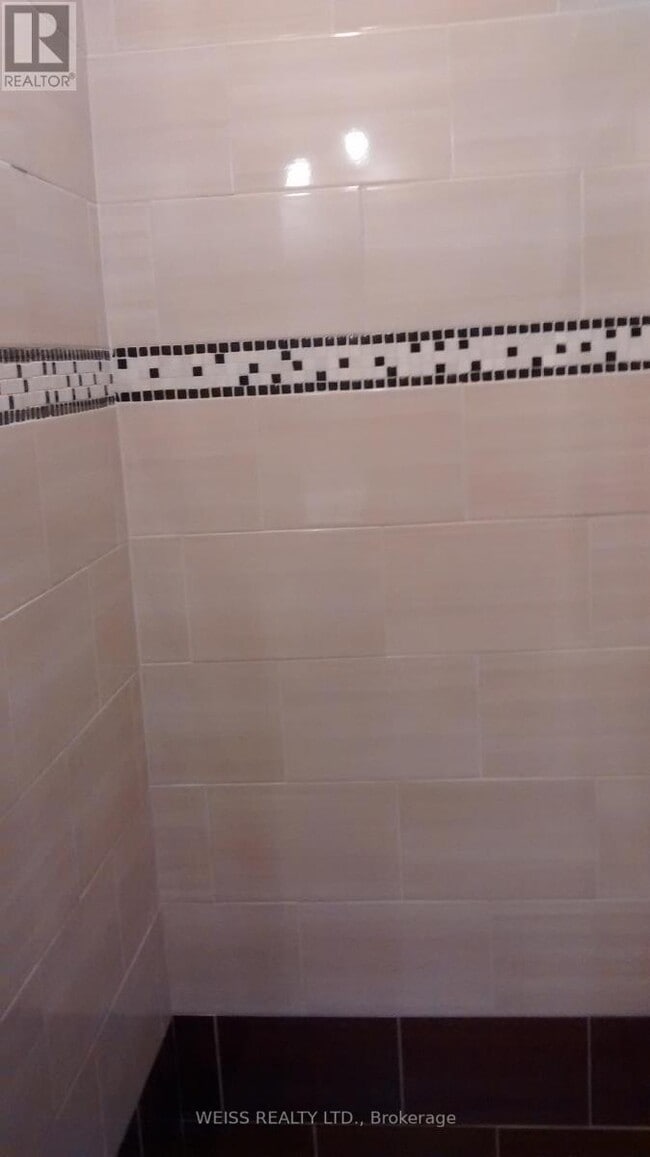 Photo - 4063 Ellesmere Rd