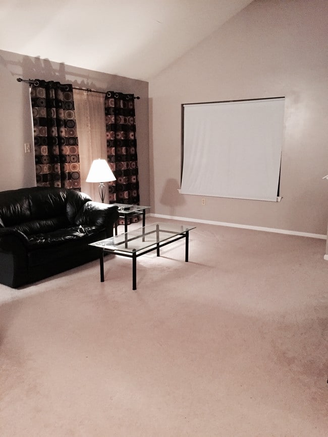 Fotografía del edificio - 2016 Foxmeadow Dr Unidad 2016