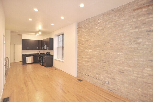 Photo - 649 N Wolcott Ave Unidad 1S