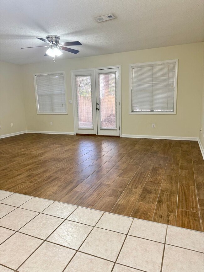 Photo - 178 Commons Dr