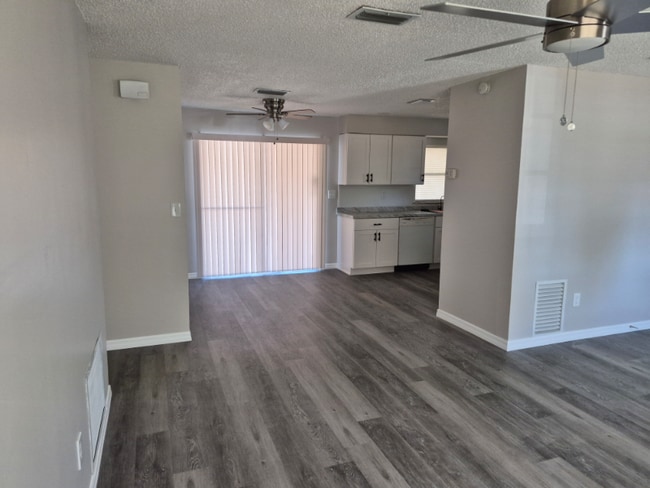 Photo - 2131 W Greenway Pl