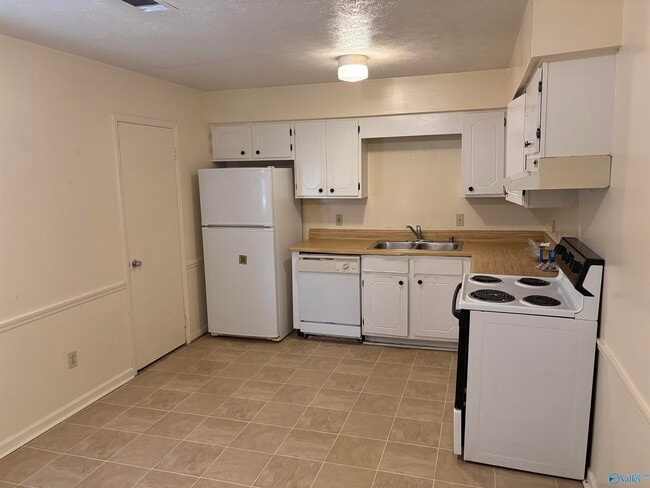 Photo - 6204 Menifee Dr NW