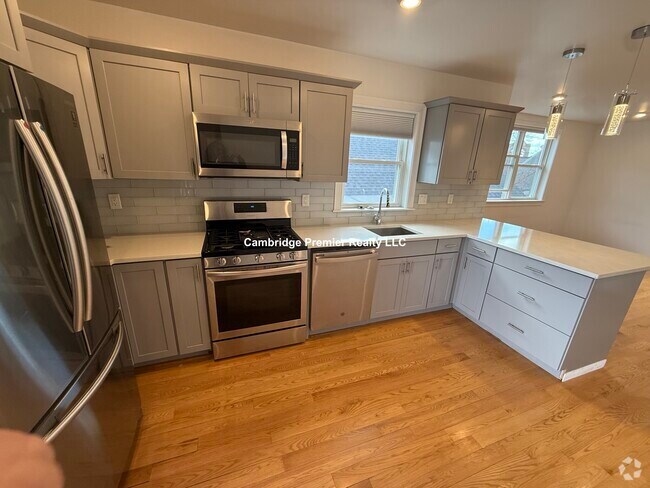 Building Photo - 6 Beech St Unit 2 Rental