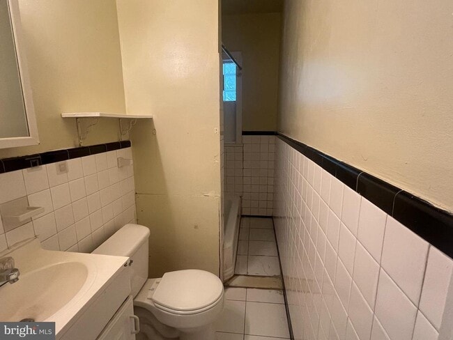 Photo - 2023 W Oxford St Unidad 1a