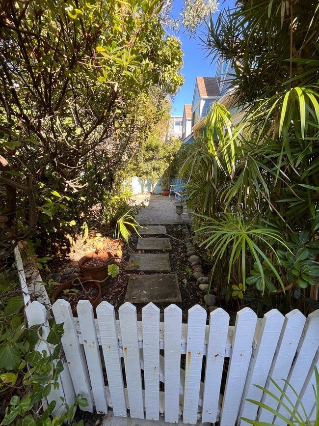 Photo - Mission Beach, 2 bedroom, 2 bathroom, with...