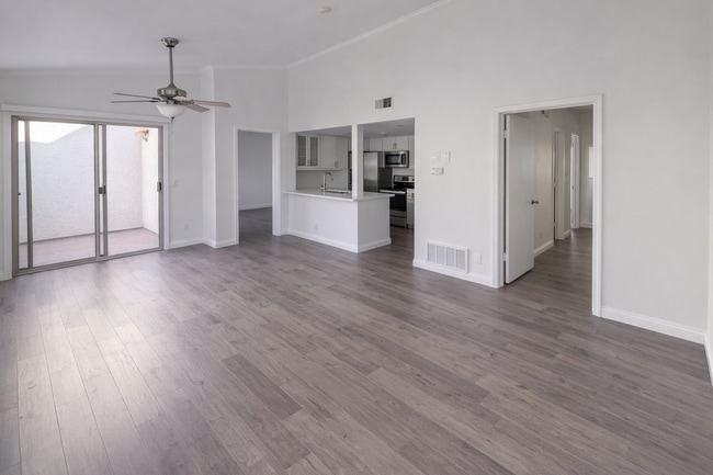 Photo - 26212 La Real Unit 376 D