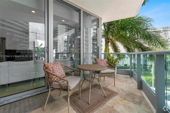 Building Photo - 1331 Brickell Bay Dr Unit 308 Rental
