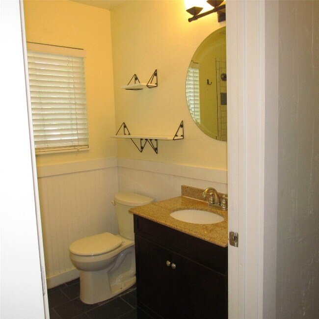 Photo - 1200 Brentwood St