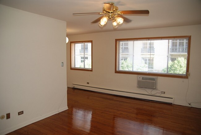 Photo - 417 W. Roscoe