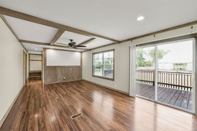 Photo - 1566 County Rd 610