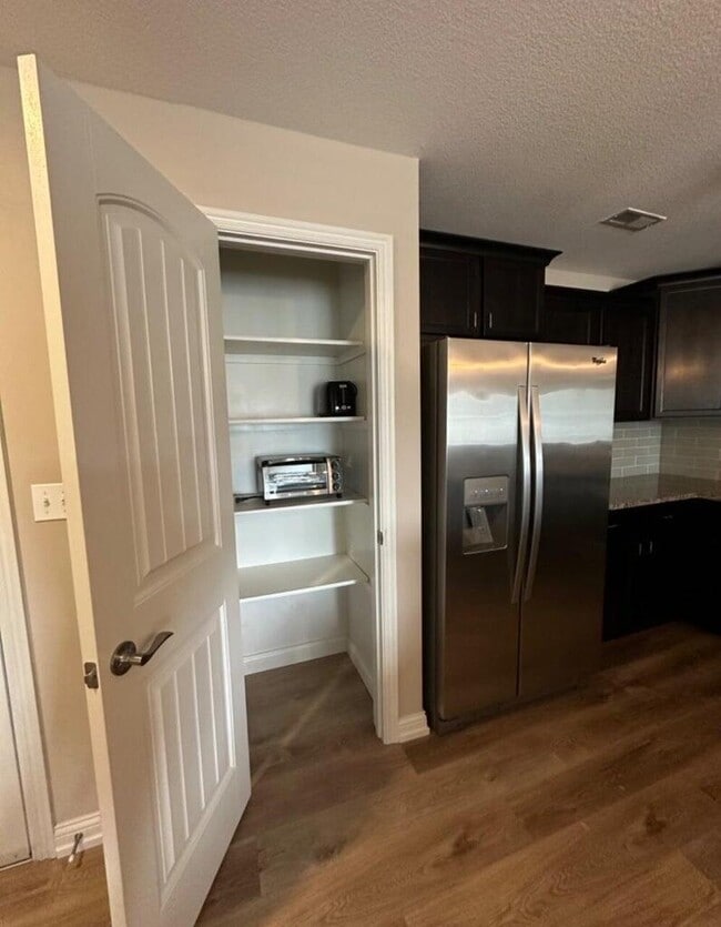 Photo - 2212 Chapel Hill Rd Unit 204