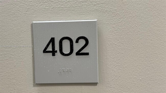 Building Photo - 3000 NE 188th St Unit 402