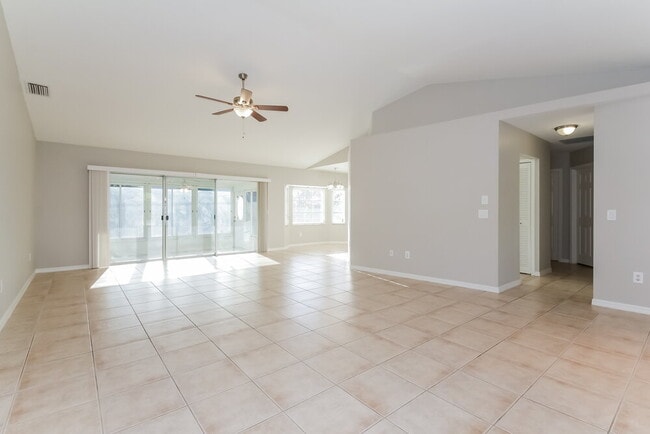 Photo - 848 Guild Dr