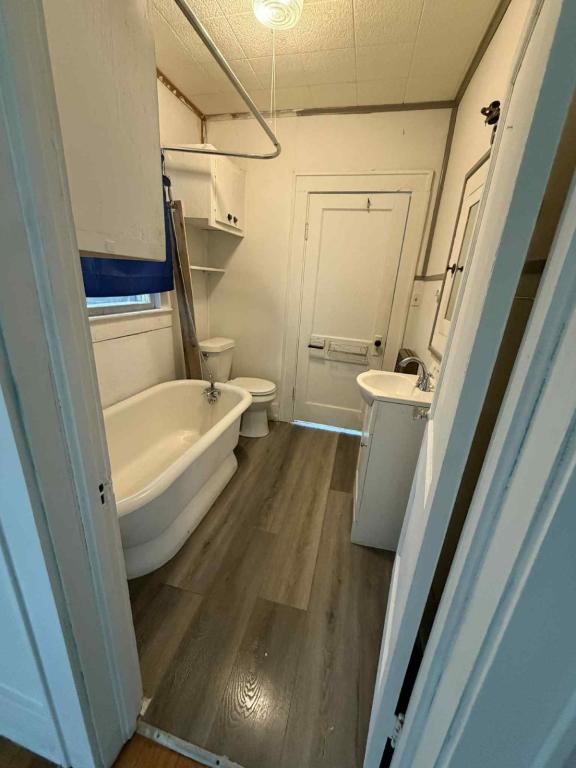 Photo - 1108 Grove St