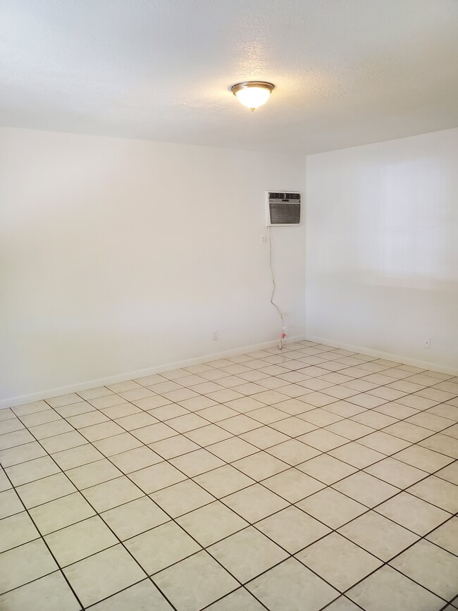 Photo - 1370 S Thomas St Unidad 1370