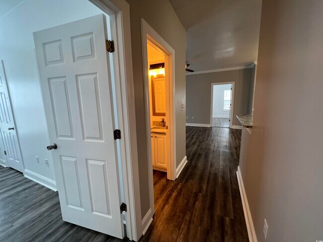 Photo - 2057 Silvercrest Dr