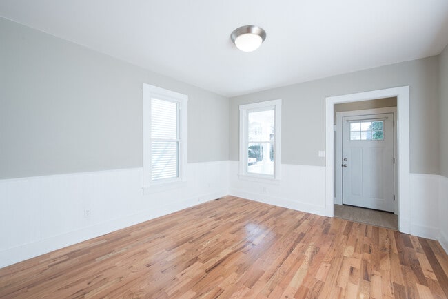 Photo - 1606 E Belleview Pl Unidad Lower