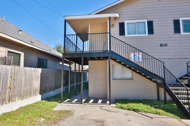 Photo - For Lease | 2 Bed, 1 Bath | 800 Sq Ft | Sunnyside Place Community |