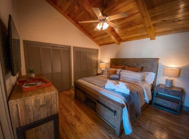 Photo - 544 E Main St