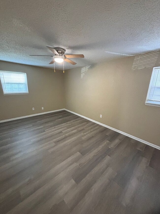 Photo - Large 2 bdrm/1.5 bath apt in Independence
