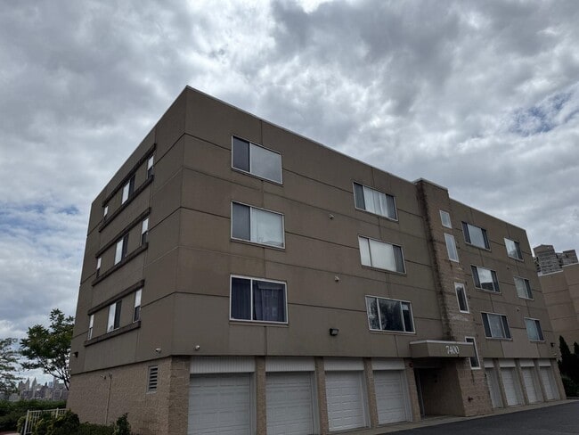Building Photo - 7400 JFK Blvd E Unit 2C Rental