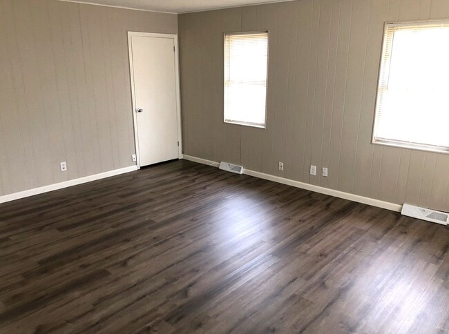 Photo - 672-674 Sheridan St