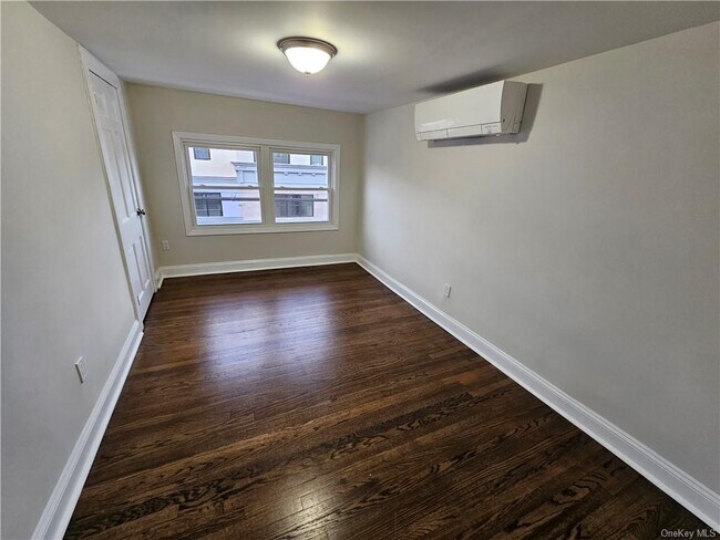 Photo - 182 Ashford Ave Unidad 3