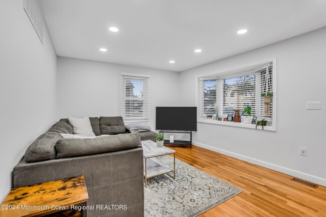 Photo - 309 Jersey Ave