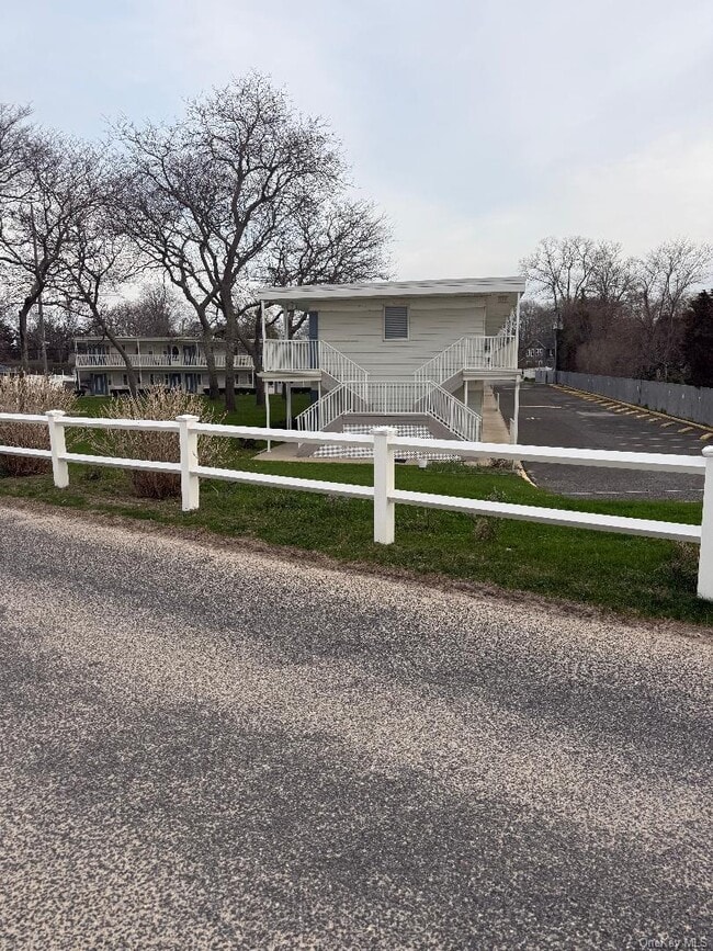 Building Photo - 52325 County Rd 48 Unit 8