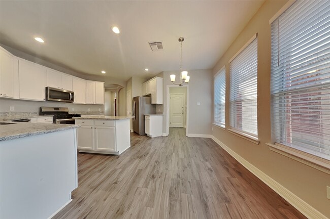 Building Photo - 2815 Lockeridge Oaks Dr