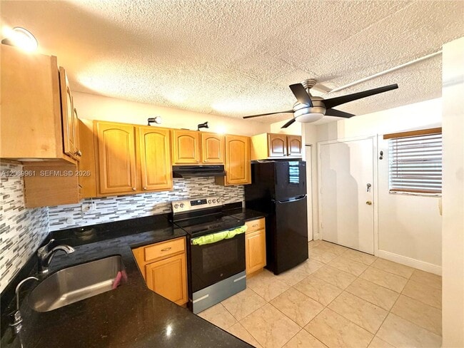 Photo - 1660 NE 191st St Unit 406-1